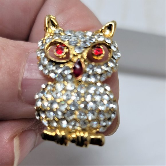 Sparkling Rhinestone Owl Pin Brooch Ruby Eyes - Picture 6 of 8